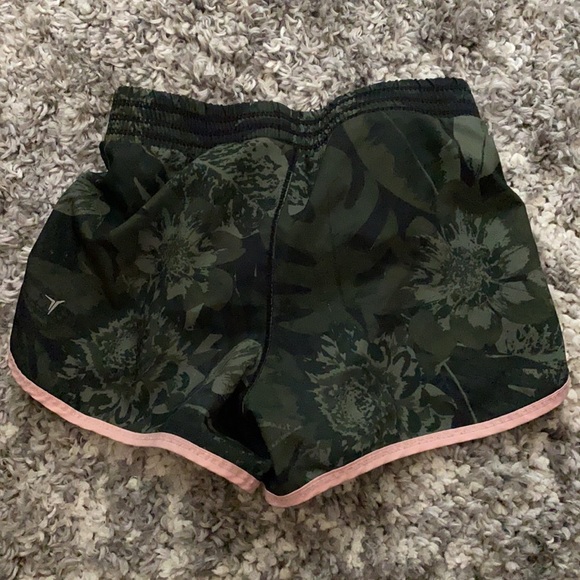 Old navy kids active shorts - Picture 2 of 3